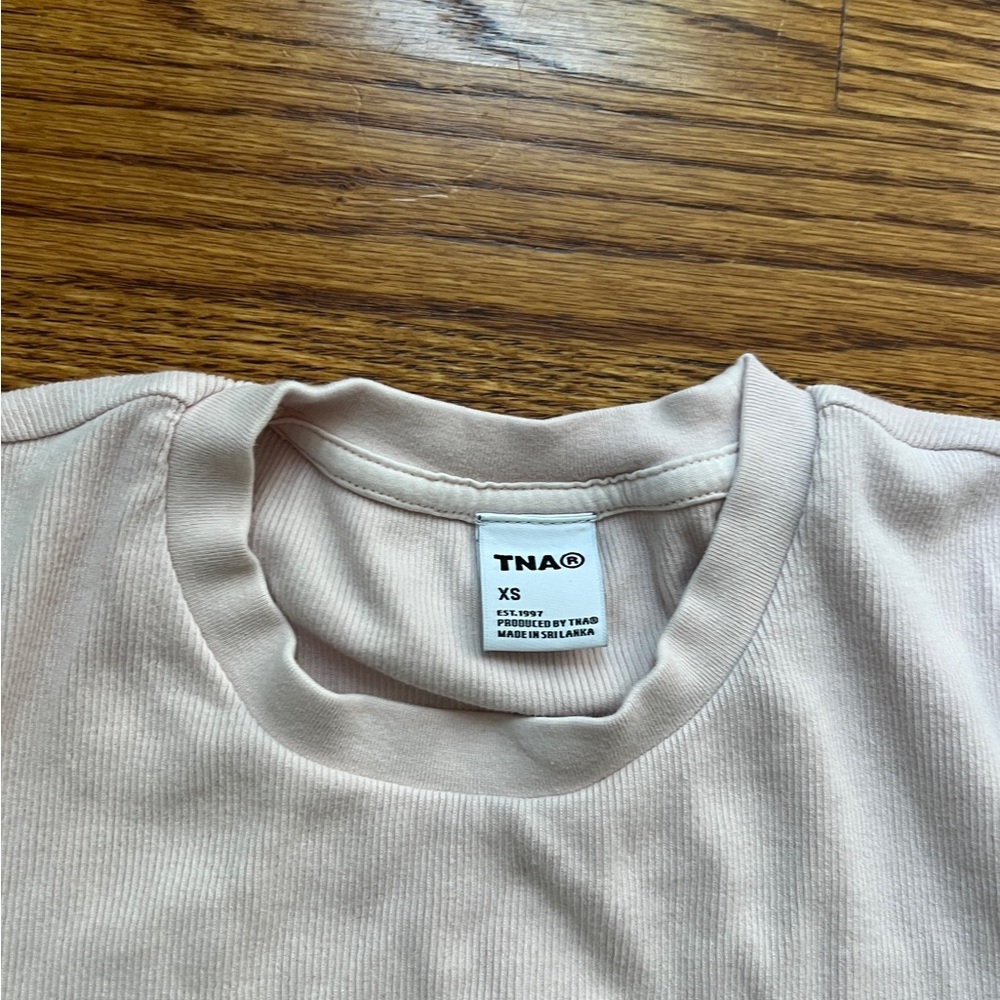 Aritzia TNA top